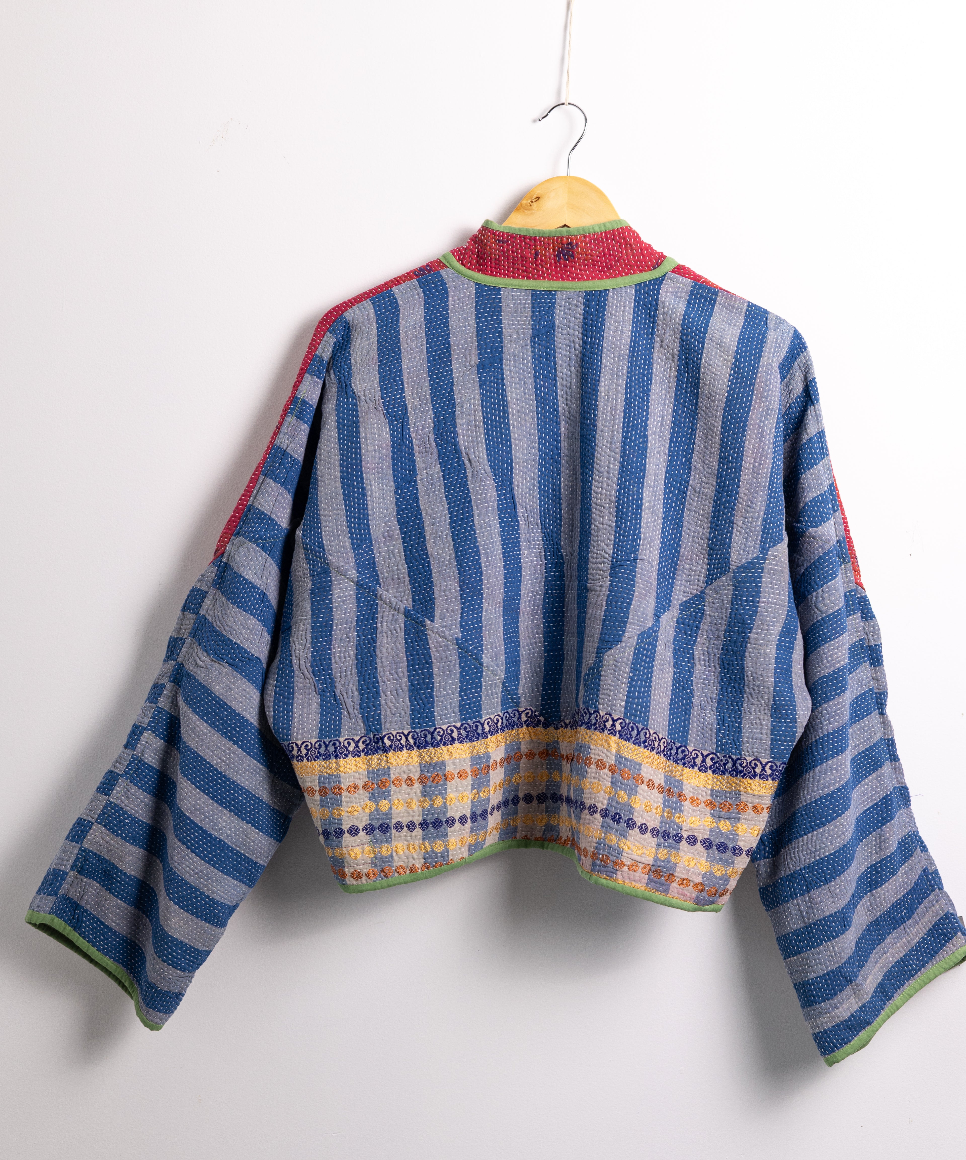 Diya Cropped Jacket - Light AJ22