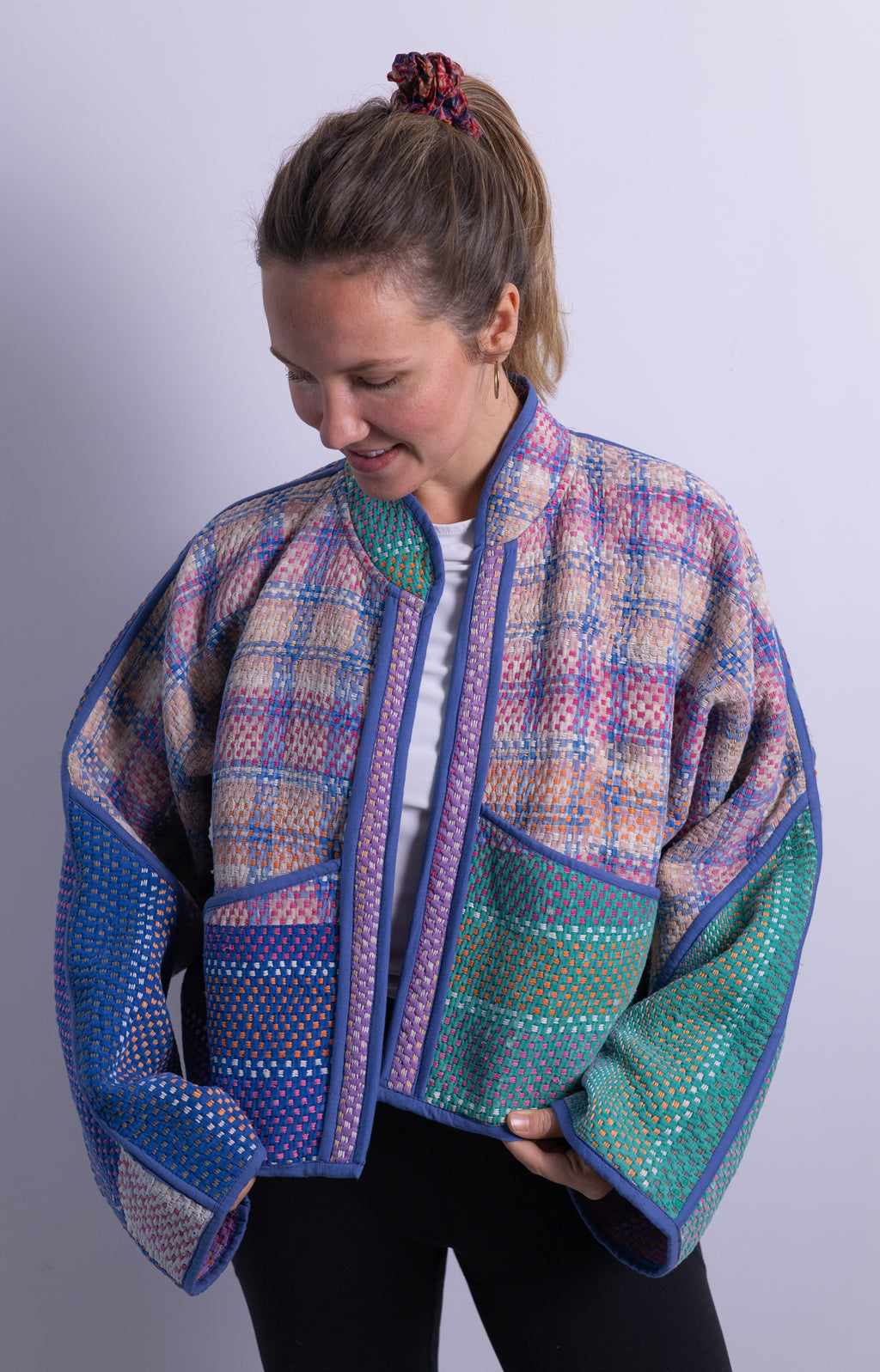 Diya Cropped Jacket AJ20